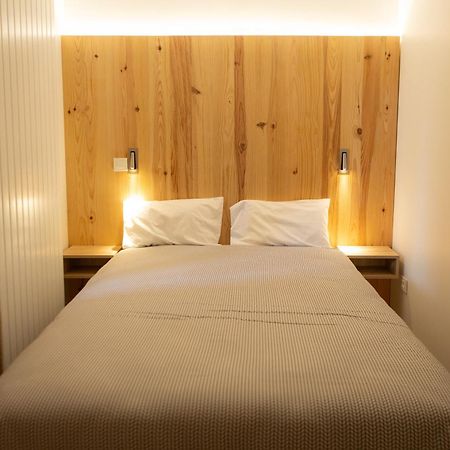 Bed and Breakfast Le Bercail Lacaze Exterior foto
